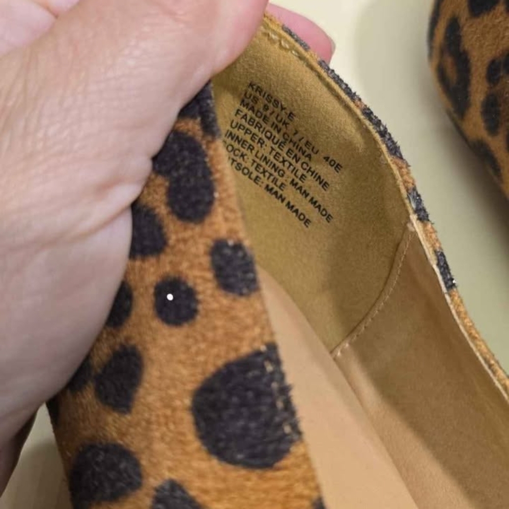 Shoe Dazzle Leopard Print Flats